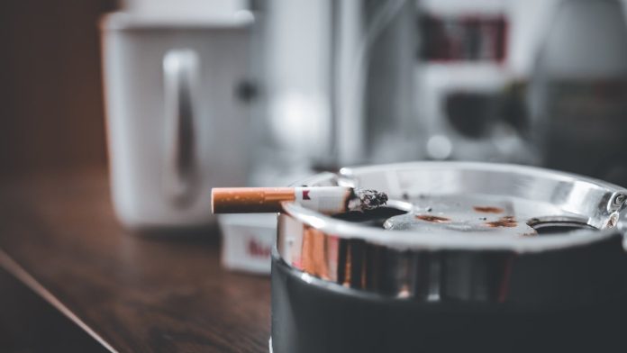 🚬 KUĆA SMRDI NA DIM? Riješite se neugodnog mirisa ZA 10 MINUTA – trik koji stvarno djeluje! 🧼✨ - featured image