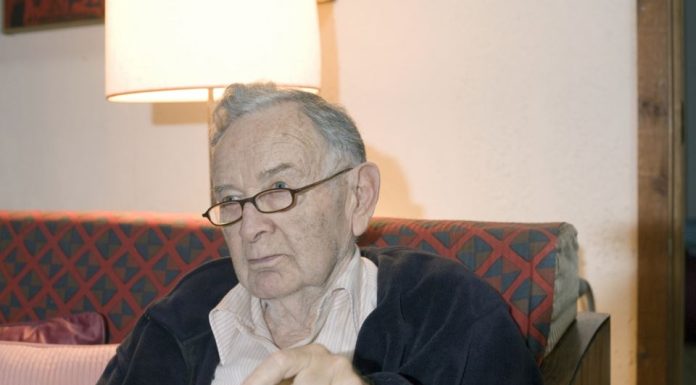 Miloš je tokom rata u Bosni u svojoj kući krio sinove komšije muslimana: Održavao im baštu kad su izbegli u Italiju, a kad je umro, na sahrani se pojavili… Miloš je tokom rata u Bosni u svojoj kući krio sinove komšije muslimana: Održavao im baštu kad su izbegli u Italiju, a kad je umro, na sahrani se pojavili… - featured image