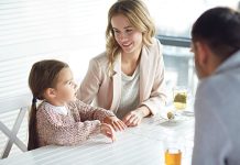 Šta da očekujete od braka s razvedenim muškarcem koji ima decu: Za ovakav odnos potrebno je mnogo razumevanja i strpljenja Šta da očekujete od braka s razvedenim muškarcem koji ima decu: Za ovakav odnos potrebno je mnogo razumevanja i strpljenja - featured image