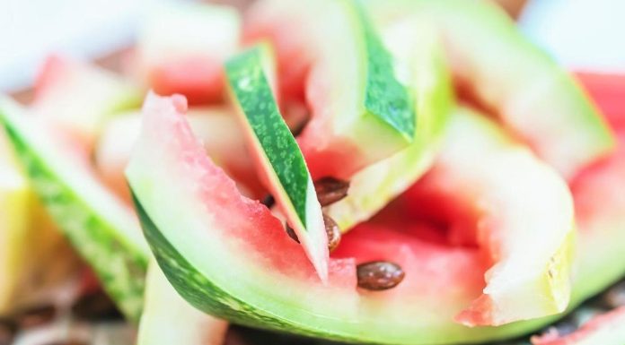 Više ni u ludilu nećete baciti koru lubenice! Šokiraće vas koji specijalitet se pravi od nje – hladi kao krastavac Više ni u ludilu nećete baciti koru lubenice! Šokiraće vas koji specijalitet se pravi od nje – hladi kao krastavac - featured image