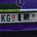 “Došli smo u Tuzlu iz Kragujevca, turistički. Čekamo slobodno mesto na parkingu. Prilazi nam čovek i pokazuje da otvorimo prozor…” “Došli smo u Tuzlu iz Kragujevca, turistički. Čekamo slobodno mesto na parkingu. Prilazi nam čovek i pokazuje da otvorimo prozor…” - featured image