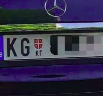 “Došli smo u Tuzlu iz Kragujevca, turistički. Čekamo slobodno mesto na parkingu. Prilazi nam čovek i pokazuje da otvorimo prozor…” “Došli smo u Tuzlu iz Kragujevca, turistički. Čekamo slobodno mesto na parkingu. Prilazi nam čovek i pokazuje da otvorimo prozor…” - featured image